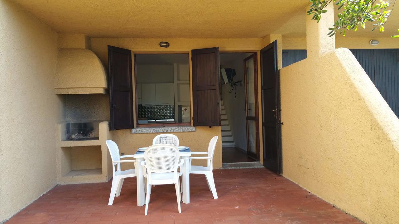 Residence Frontemare Санта Тереза Галура Екстериор снимка