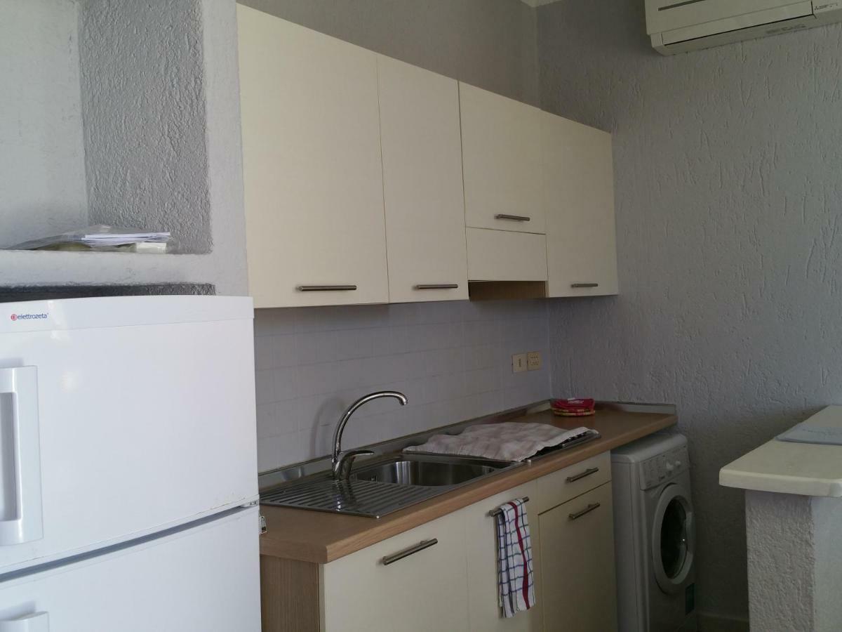 Residence Frontemare Санта Тереза Галура Екстериор снимка